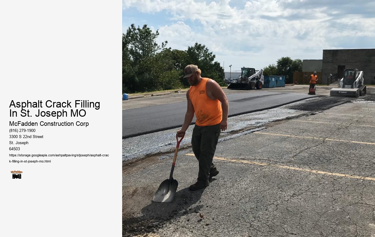 Asphalt Crack Filling In St. Joseph MO