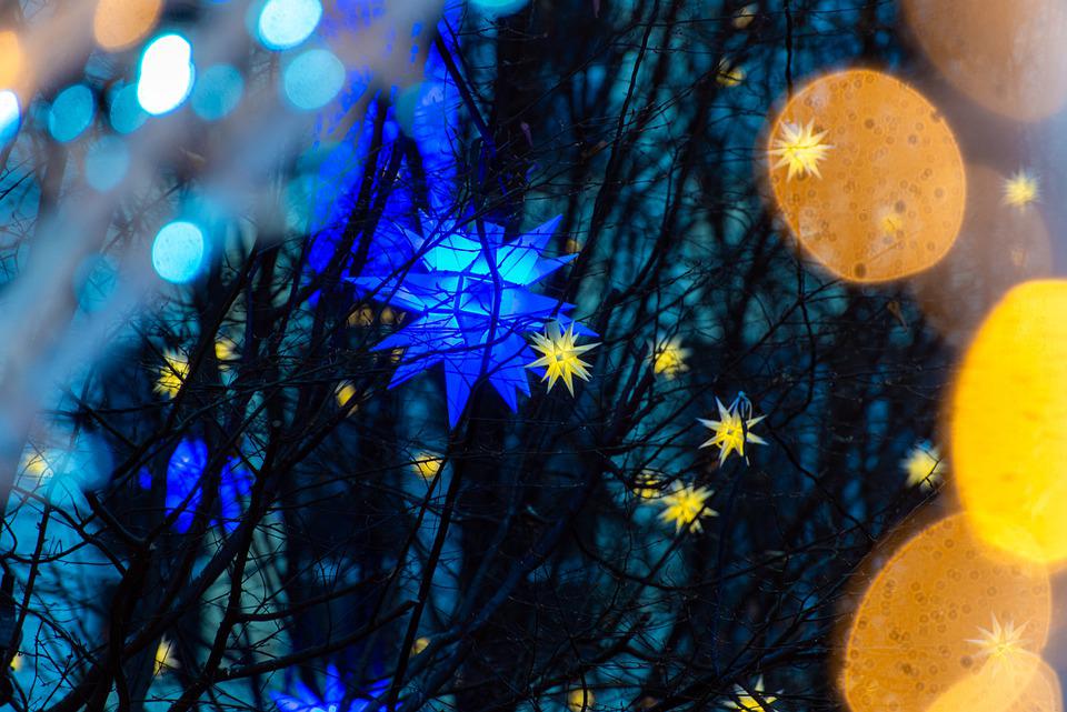 How Much Does Full Service Christmas Light Installation Cost in St. Joseph MO