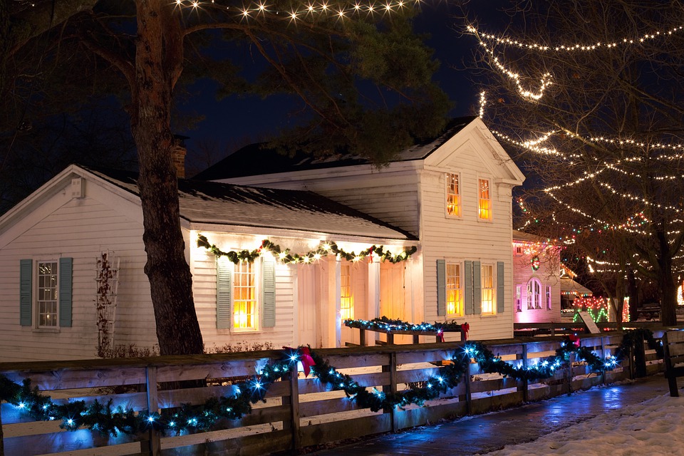What Is The Best Christmas Light Installation Business in St. Joseph MO